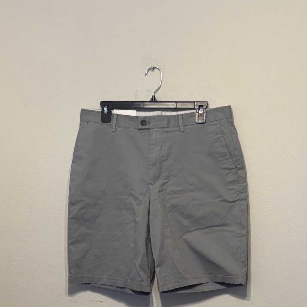 Calvin Klein Men's Flat Front Gray Shorts